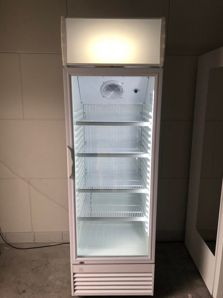 Winkel koeling met verlichting., Zonder vriesvak, 200 liter of meer, 60 cm of meer, Zo goed als nieuw