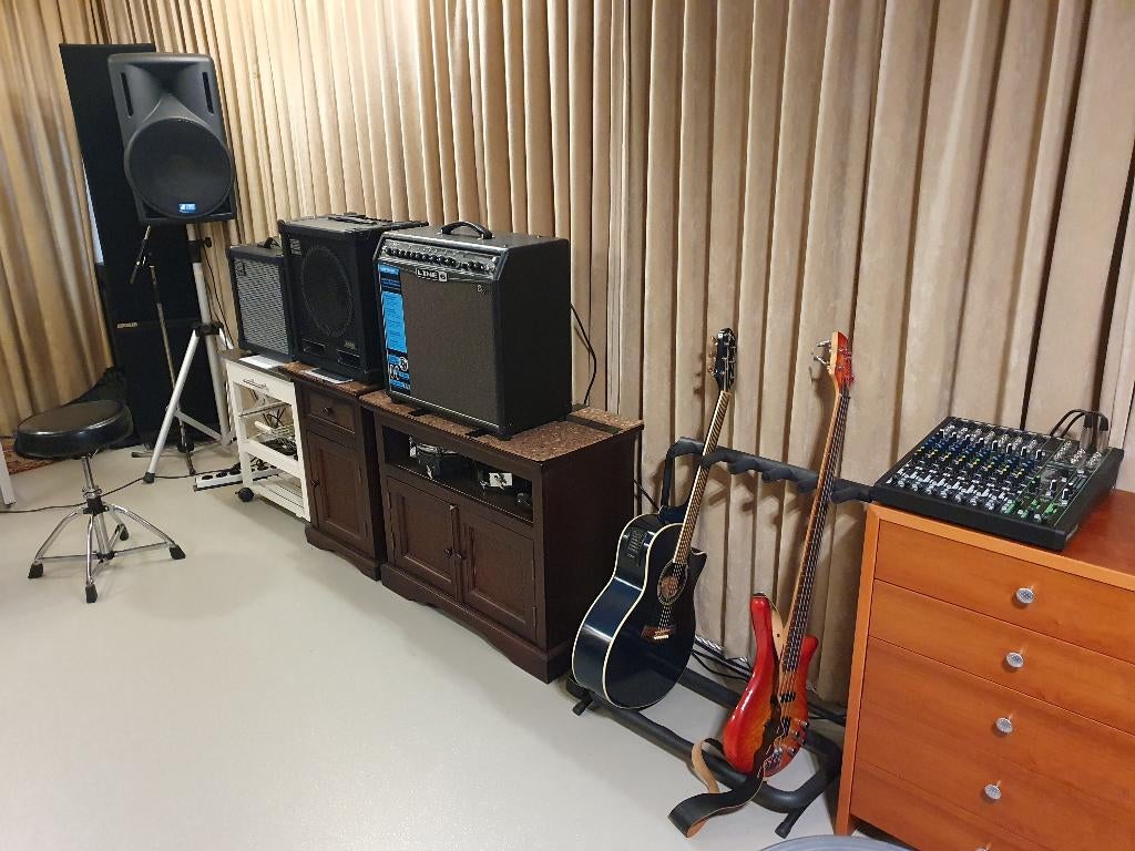 Drummer b.z.a. bluesrock en sixties muziek, regio 020., Contacten en Berichten, Muziek maken en Bandleden