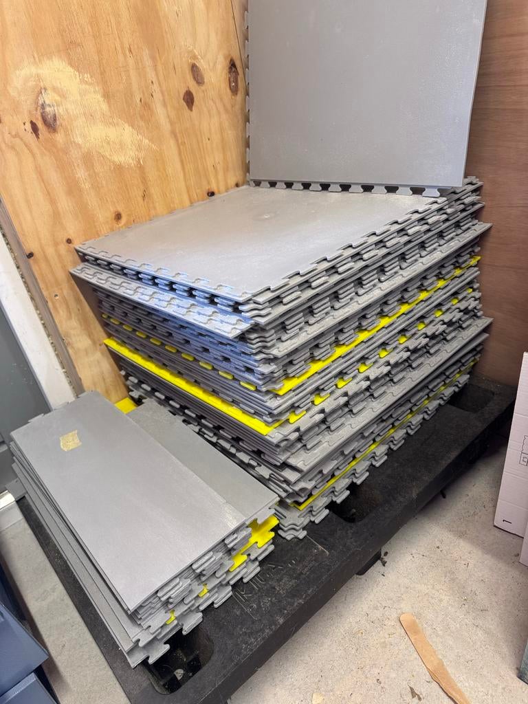 Pvc tegels voor hobbyruimte, ca 14m2, Doe-het-zelf en Verbouw, Tegels, Zo goed als nieuw, Vloertegels, Overige materialen, 40 tot 60 cm