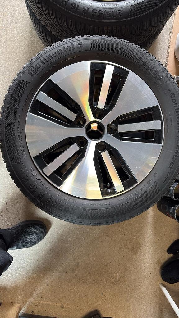 Astana velgen met banden Golf 7 GTE en e-Golf, Auto-onderdelen, Banden en Velgen, Banden en Velgen, Winterbanden, 16 inch, 205 mm