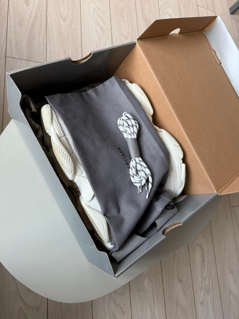 Balenciaga witte sneakers maat 38, Ophalen of Verzenden, Zo goed als nieuw, Wit