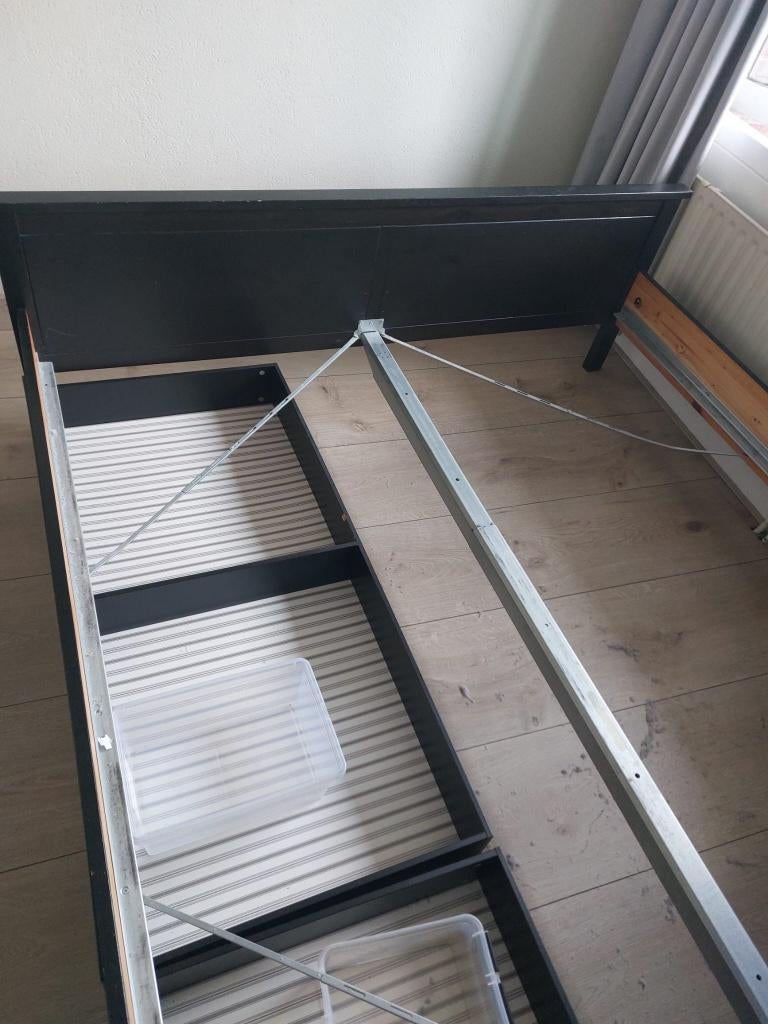 bedframe 180 bij 200, Ophalen, Gebruikt, Zwart, Tweepersoons