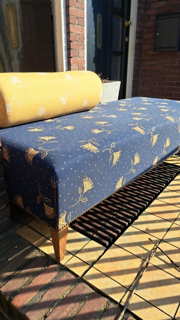 Mooie stevige divan - Blauw met geel patroon, Gebruikt, Eenpersoons, 150 tot 200 cm, 75 tot 100 cm
