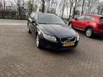 Volvo V70 1.6 T4 Momentum AUTOMAAT TREKHAAK LEER STOELVERWAR, Auto's, Euro 5, 1525 kg, Gebruikt, Zwart