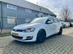 Volkswagen Golf 1.0 TSI 85KW 5D 2016 Wit, Voorwielaandrijving, Stof, Zwart, Parkeersensor