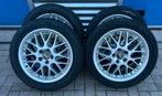 Nette 17 inch Volvo velgen 235-45-17 all season S60 en V70, Gebruikt, Banden en Velgen, 17 inch, Ophalen of Verzenden