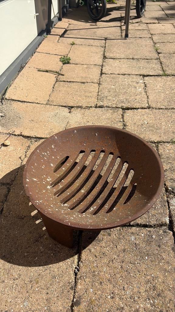 Vuurschaal buiten, Ophalen, Gebruikt