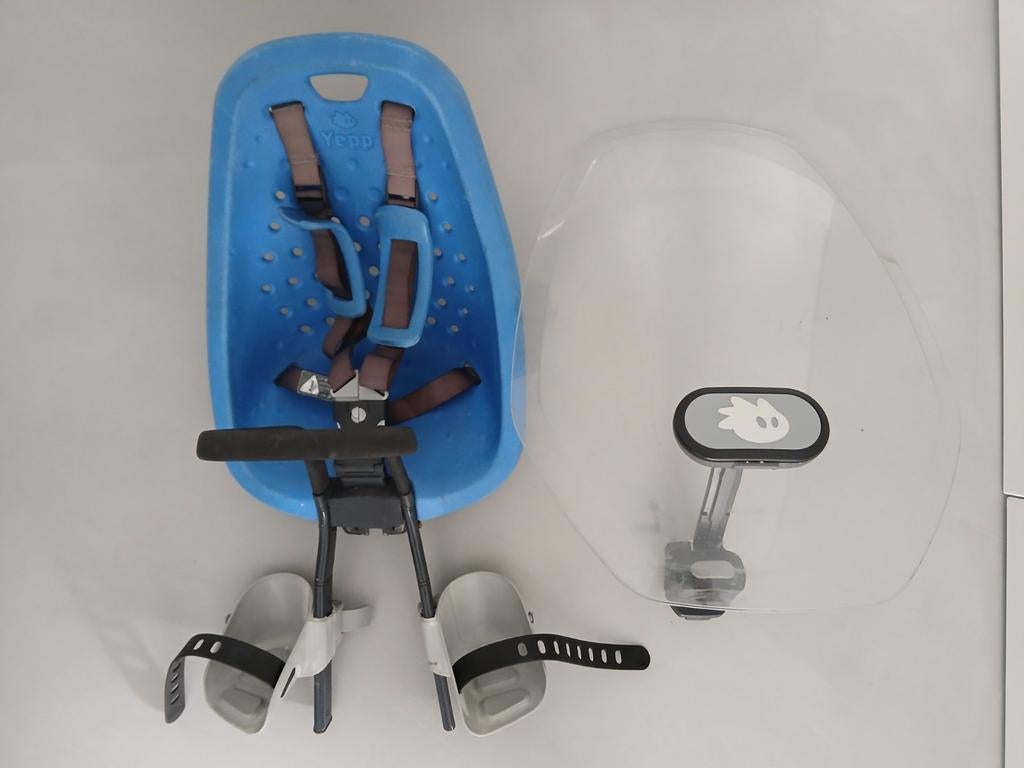 Yepp mini Fietsstoel Blauw 9-15kg met windscherm +2 adapters, Ophalen, Yepp, Gebruikt, Voetsteuntjes