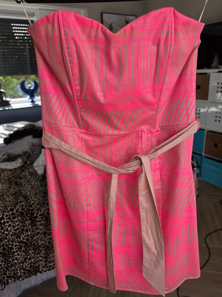H&m festival zomer jurk maat 44 neon roze met tailleband, Kleding | Dames, Jurken, H&M, Maat 42/44 (L), Ophalen of Verzenden, Zo goed als nieuw