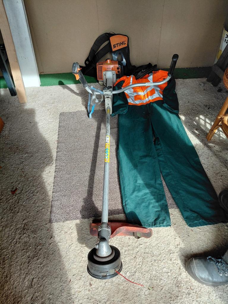 Stihl 545 bosmaaier met draagband en veiligheidskleding, Tuin en Terras, Ophalen, Gebruikt, 30 tot 50 cm, Benzine