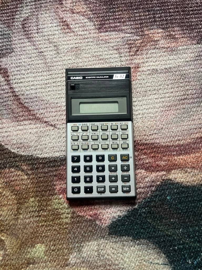 Casio fx82 - oud model, Diversen, Rekenmachines, Ophalen of Verzenden, Zo goed als nieuw