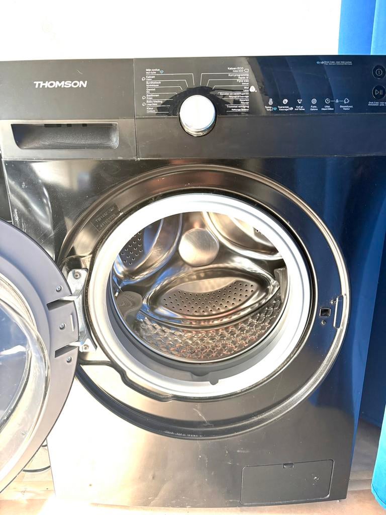 Thomson zwarte wasmachine, ondiep model voor kleinere ruimte, Ophalen, 1200 tot 1600 toeren, Gebruikt, Voorlader
