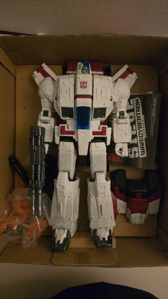 Transformers Siege Jetfire (Skyfire) WFC-S28 Commander Class, Verzamelen, Transformers, Overige generaties, Ophalen of Verzenden