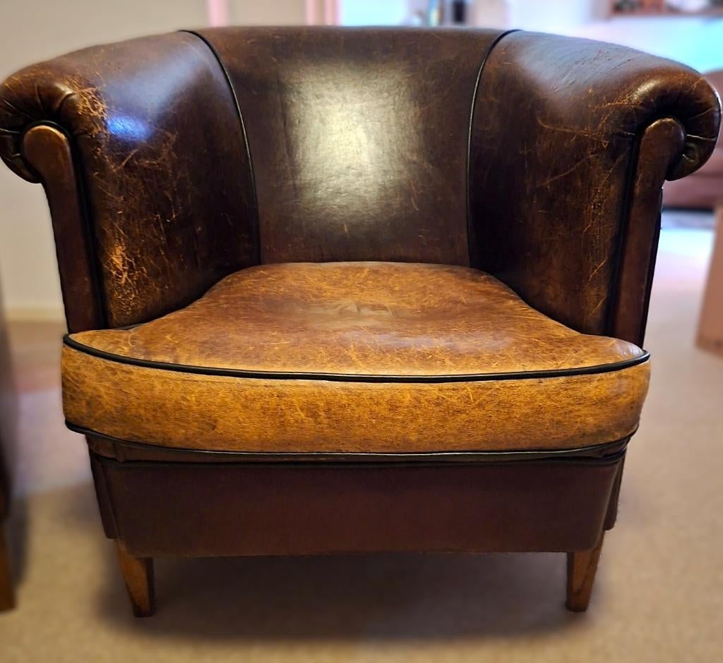 TWEE VINTAGE CLUBS-FAUTEUILS (SCHAPENLEER), Huis en Inrichting, Fauteuils, Ophalen, Gebruikt, VINTAGE CLUB - FATEUILS, 50 tot 75 cm