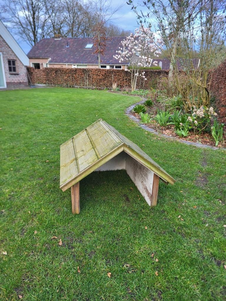 Garage robotmaaier - Verduurzaamd hout,  prima sta, Ophalen of Verzenden, Gebruikt