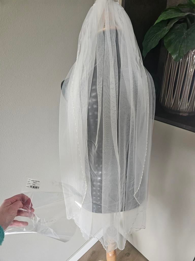 Nieuw prachtige sluier cecile calanthe Ivory Kraaltjes 100cm, Ophalen of Verzenden, Nieuw, Zwart, Schoenen