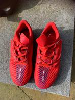 Rode voetbalschoenen maat 33, Kinderen en Baby's, Ophalen, Zo goed als nieuw, Jongen of Meisje, Sportschoenen