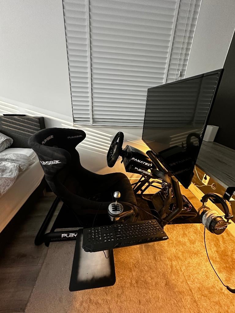 Playseat Sensation Pro | Fanatec CSL Elite 6-versnelling, Spelcomputers en Games, Spelcomputers | Sony PlayStation Consoles | Accessoires