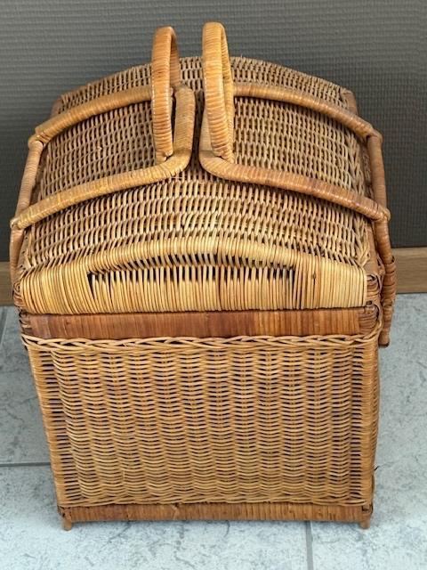 Vierkante rieten mand, Huis en Inrichting, Woonaccessoires | Schalen en Manden, Gebruikt, Mand, Vierkant, Riet, Ophalen