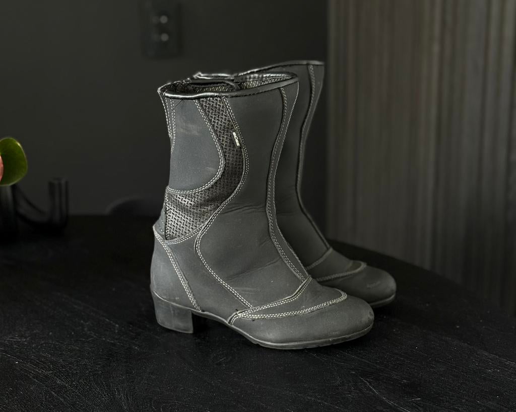 Büse Motorlaarzen Dames | Maat 37, Motoren, Kleding | Motorkleding, Ophalen of Verzenden, Tweedehands, Kinderen, Laarzen