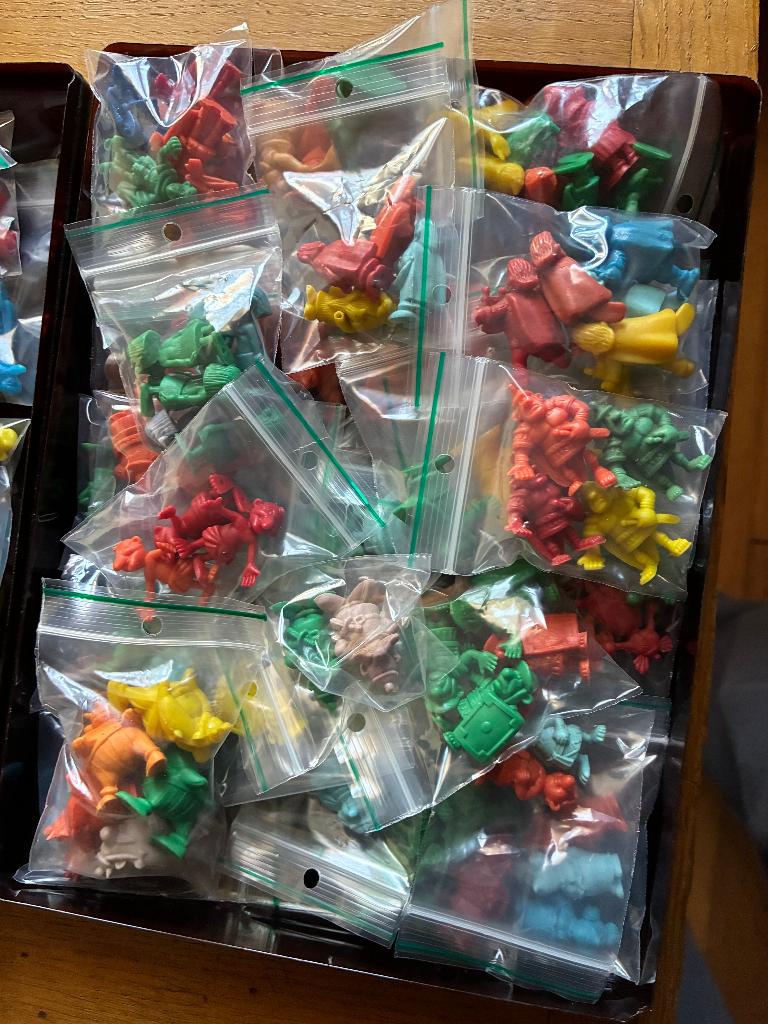 150 x Asterix en Obelix Dunkin figuurtjes kauwgumpoppetjes, Ophalen, Gebruikt