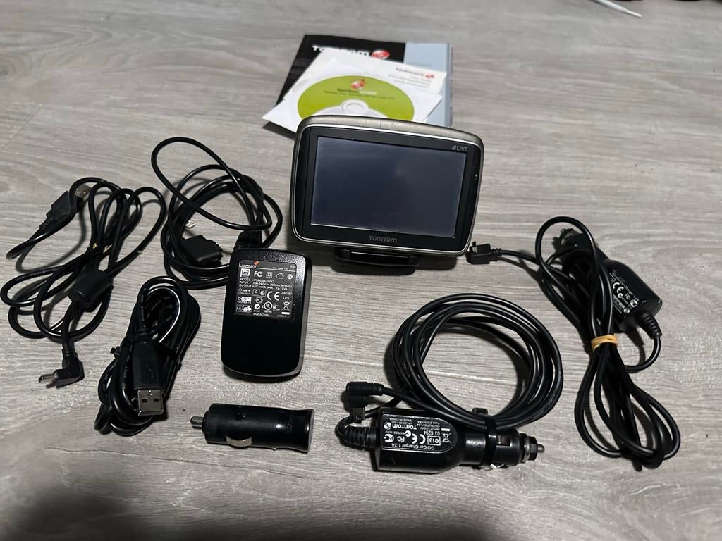 TomTom Navigatiesysteem met complete accessoireset, Ophalen of Verzenden, Gebruikt