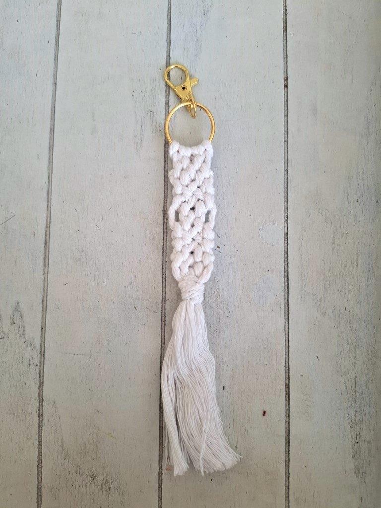 Nieuwe Witte Sleutelhanger met Macramé, Verzamelen, Sleutelhangers, Ophalen of Verzenden, Nieuw, Overige typen