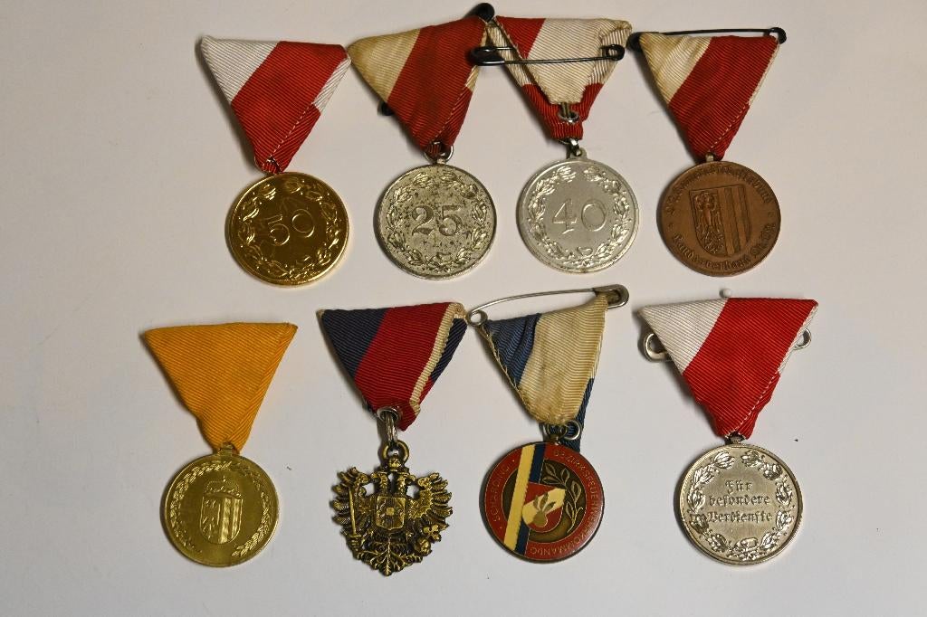 8 stuks medaille oostenrijk, Verzamelen, Ophalen of Verzenden, Landmacht, Overige gebieden, Lintje, Medaille of Wings