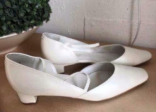 Jacobelli schoenen maat 40, Schoenen met lage hakken, Wit, Ophalen of Verzenden, Zo goed als nieuw