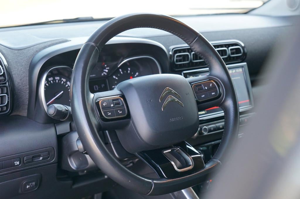 Citroen C3 AIRCROSS 1.2 PureTech Shine AUT | Khaki Grey | Le, Auto's, Citroën, 840 kg, Gebruikt, Euro 6, 1199 cc