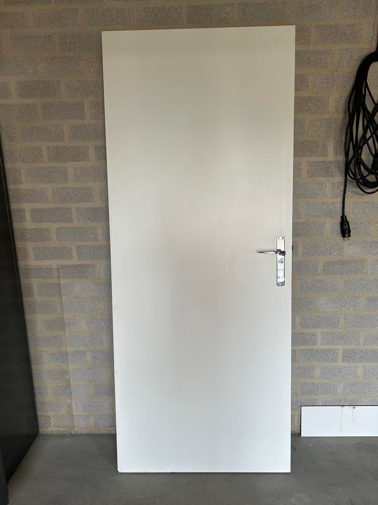 Witte brandwerende binnendeur met klink - Zo goed als nieuw, Doe-het-zelf en Verbouw, Deuren en Horren, Ophalen, 80 tot 100 cm