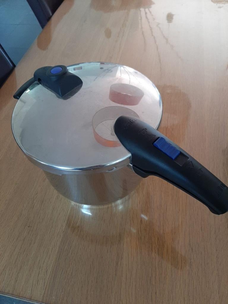 Nieuw! Fissler Blue Point snelkookpan, Huis en Inrichting, Keuken | Potten en Pannen, Ophalen of Verzenden, Nieuw, Rvs, Kookpan of Snelkookpan