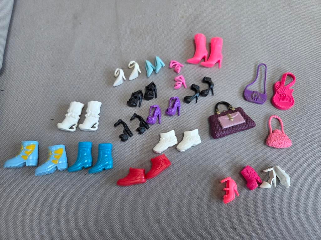 barbie schoentjes set, Ophalen of Verzenden, Zo goed als nieuw, Accessoires