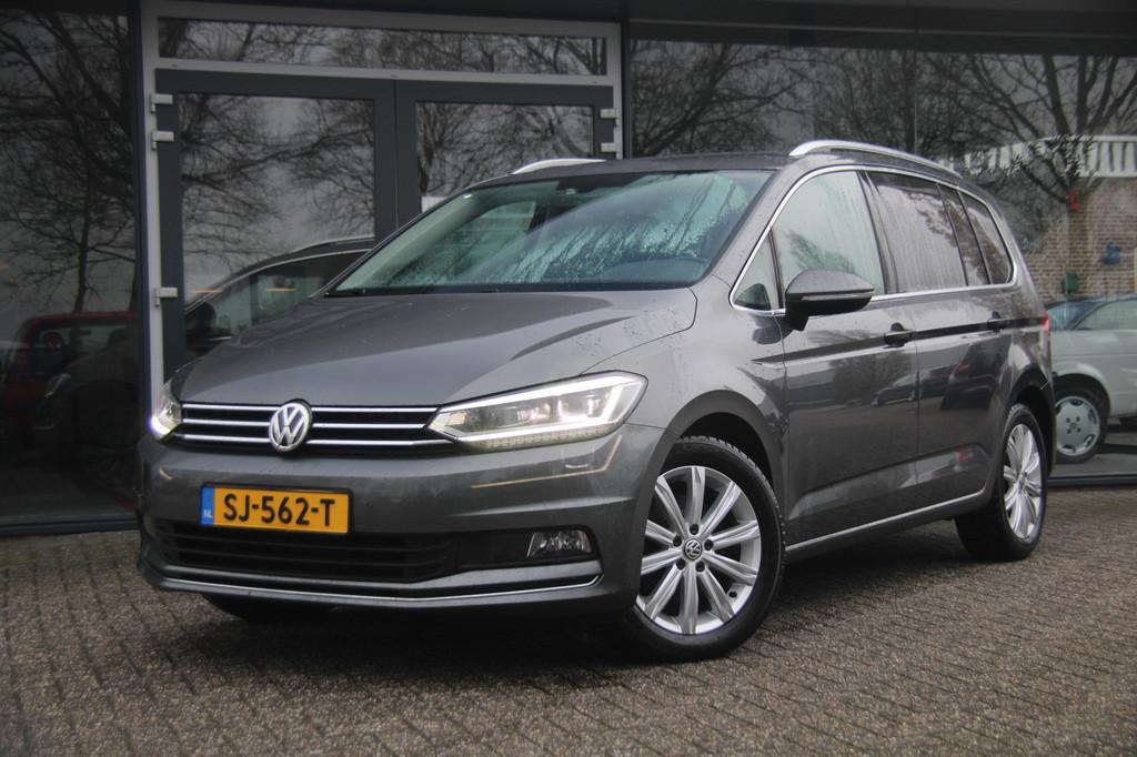 Volkswagen Touran 1.4 TSI Highline Business R | DSG | ACC |, Gebruikt, 4 cilinders, 7 stoelen, Electronic Stability Program (ESP)