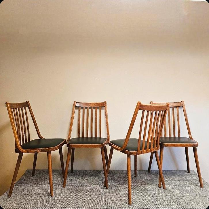 4 Vintage Retro Stoelen van Gábriel Frigyes design, Szkiv, Huis en Inrichting, Stoelen, Gebruikt, Vier, Hout, Leer, Zwart, Ophalen of Verzenden