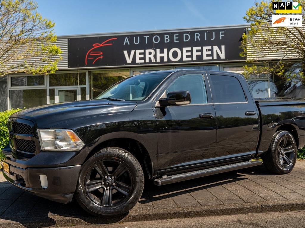 Dodge Ram 1500 3.6 V6 Quad Cab 6'4 - PANORAMA - STUUR / STOE, Auto's, Automaat, Achterwielaandrijving, Gebruikt, Zwart