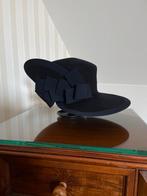 Donkerblauwe handgemaakte dameshoed Atelier Zandstra, Kleding | Dames, Hoeden en Petten, Ophalen of Verzenden, Nieuw, 56 of 57 cm (M, 7 of 7⅛ inch)