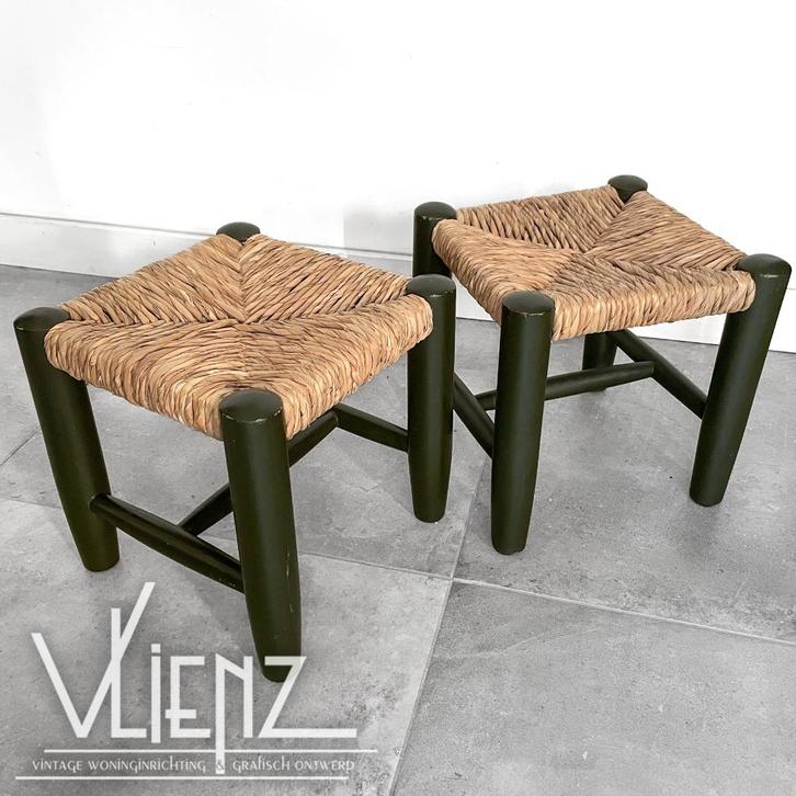 Vintage, retro krukjes hout en biezen zitting, per stuk, Verzamelen, Retro, Huis en Inrichting, Ophalen of Verzenden