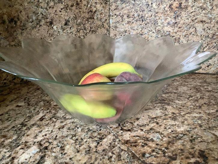 glazen schaal tafelschaal fruitschaal saladeschaal Ø 40 cm, Huis en Inrichting, Woonaccessoires | Schalen en Manden, Zo goed als nieuw