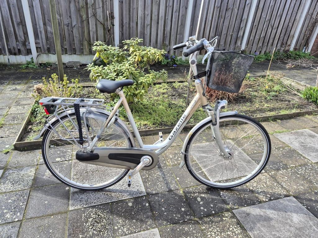 Goed onderhouden Gazelle fiets, 28 inch, Fietsen en Brommers, Fietsen | Dames | Damesfietsen, Ophalen of Verzenden, Zo goed als nieuw