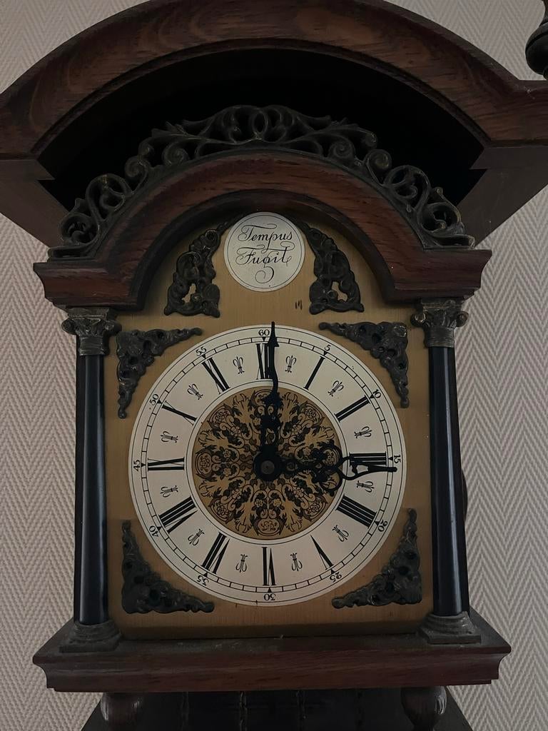 Antieke wandklok - Tempus Fugit, Ophalen of Verzenden