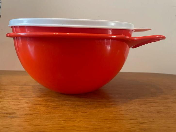 Tupperware schaal 1,4L rood met deksel (4x beschikbaar), Huis en Inrichting, Keuken | Tupperware, Nieuw, Schaal, Rood, Ophalen of Verzenden