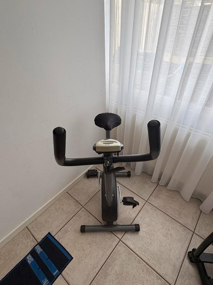 Hometrainer - Ideaal voor thuisworkouts, Sport en Fitness, Fitnessapparatuur, Gebruikt, Hometrainer, Benen, Ophalen