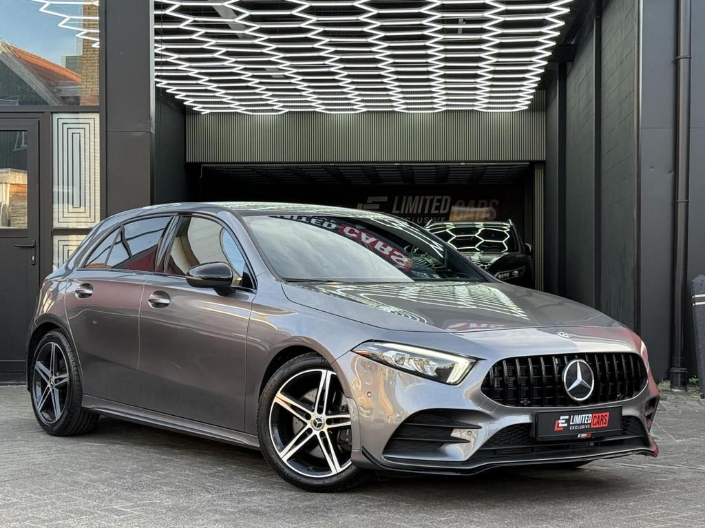 Mercedes A-klasse 220 AMG A45 Pakket | Ambient | Camera |, Auto's, Mercedes-Benz, Gebruikt, Zwart, Alcantara, Bedrijf