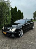 Mercedes-Benz E-Klasse 5.0 E500 V8 Sedan AUT 2002 Zwart, Auto's, Automaat, Achterwielaandrijving, 8 cilinders, Zwart