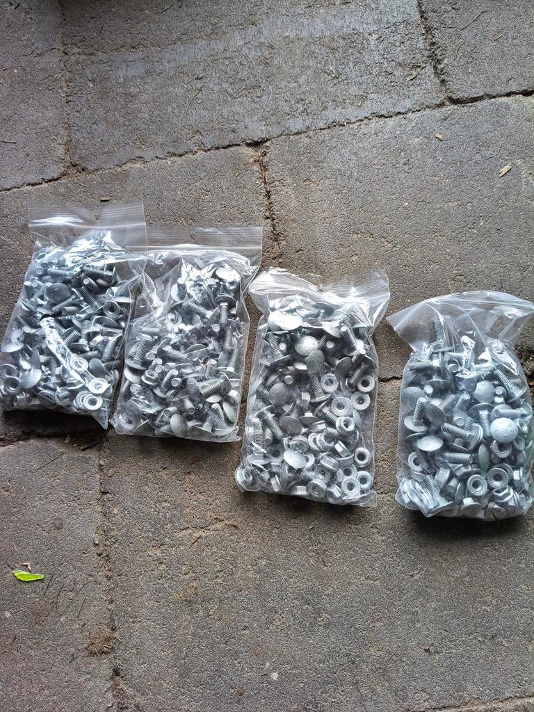 200 slotbouten m6 x20 mm met moer kwaliteit 4.6, Ophalen of Verzenden, Nieuw