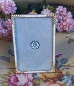 Leuk brocant fotolijstje, bolglas, goud/wit, ornamentjes, Antiek en Kunst, Ophalen of Verzenden