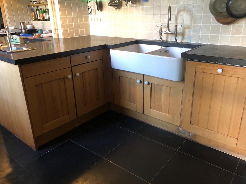 Landelijke keuken met natuurstenen blad, Huis en Inrichting, Keuken | Complete keukens, Gebruikt, Bruin, Hoekkeuken, Graniet of Steen