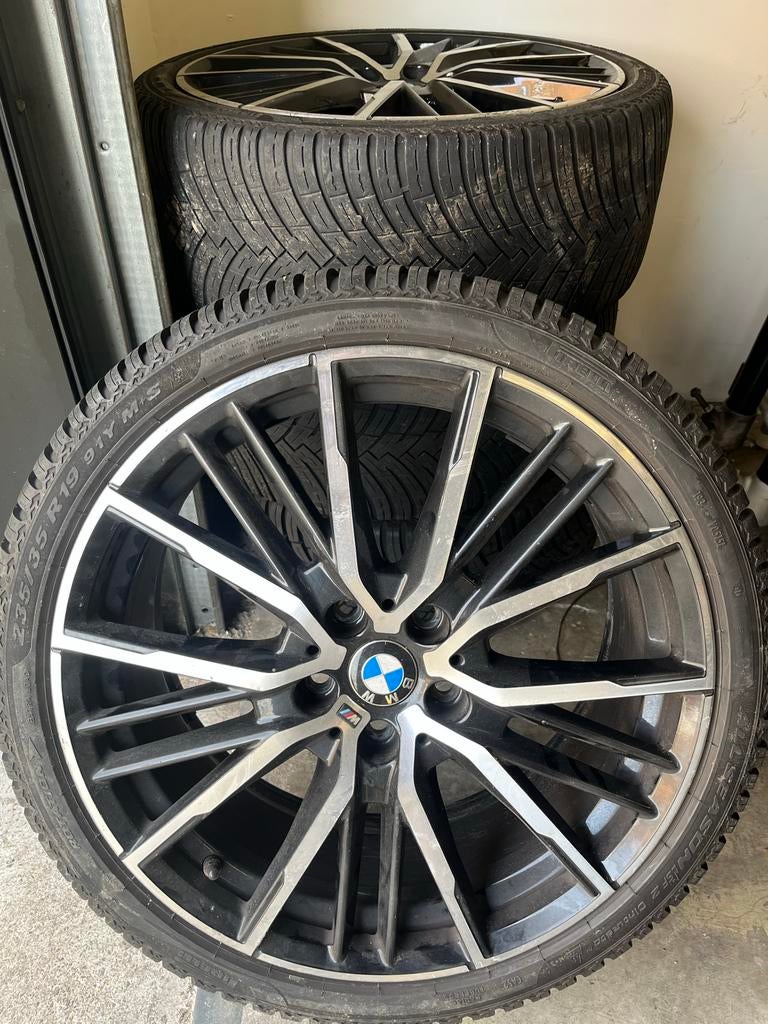 Originele BMW 1 Serie F40 velgen 19 Inch - Zo goed als nieuw, Auto-onderdelen, Banden en Velgen, 19 inch, Gebruikt, Banden en Velgen