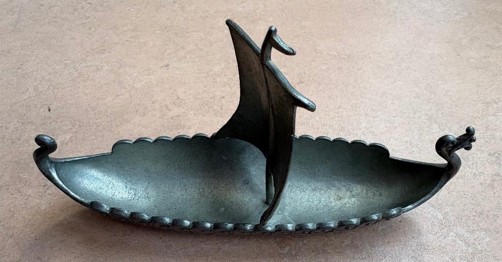Tinnen zoutvat in de vorm van en vikingschip, Antiek en Kunst, Antiek | Tin, Ophalen of Verzenden